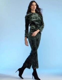 CYNTHIA ROWLEYCrushed Velvet Cropped Pants - FRGRN 7 CYNTHIA ROWLEYCrushed Velvet Cropped Pants - FRGRN -Cynthia Rowley Shop Cynthia Rowley Crushed Velvet Cropped Pants FRGRN 20230104201407 1