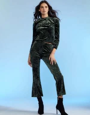 CYNTHIA ROWLEYCrushed Velvet Cropped Pants - FRGRN 2 CYNTHIA ROWLEYCrushed Velvet Cropped Pants - FRGRN - Image 2