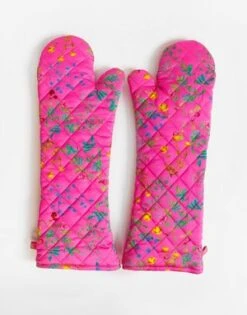 CYNTHIA ROWLEYQuilted Oven Mitts